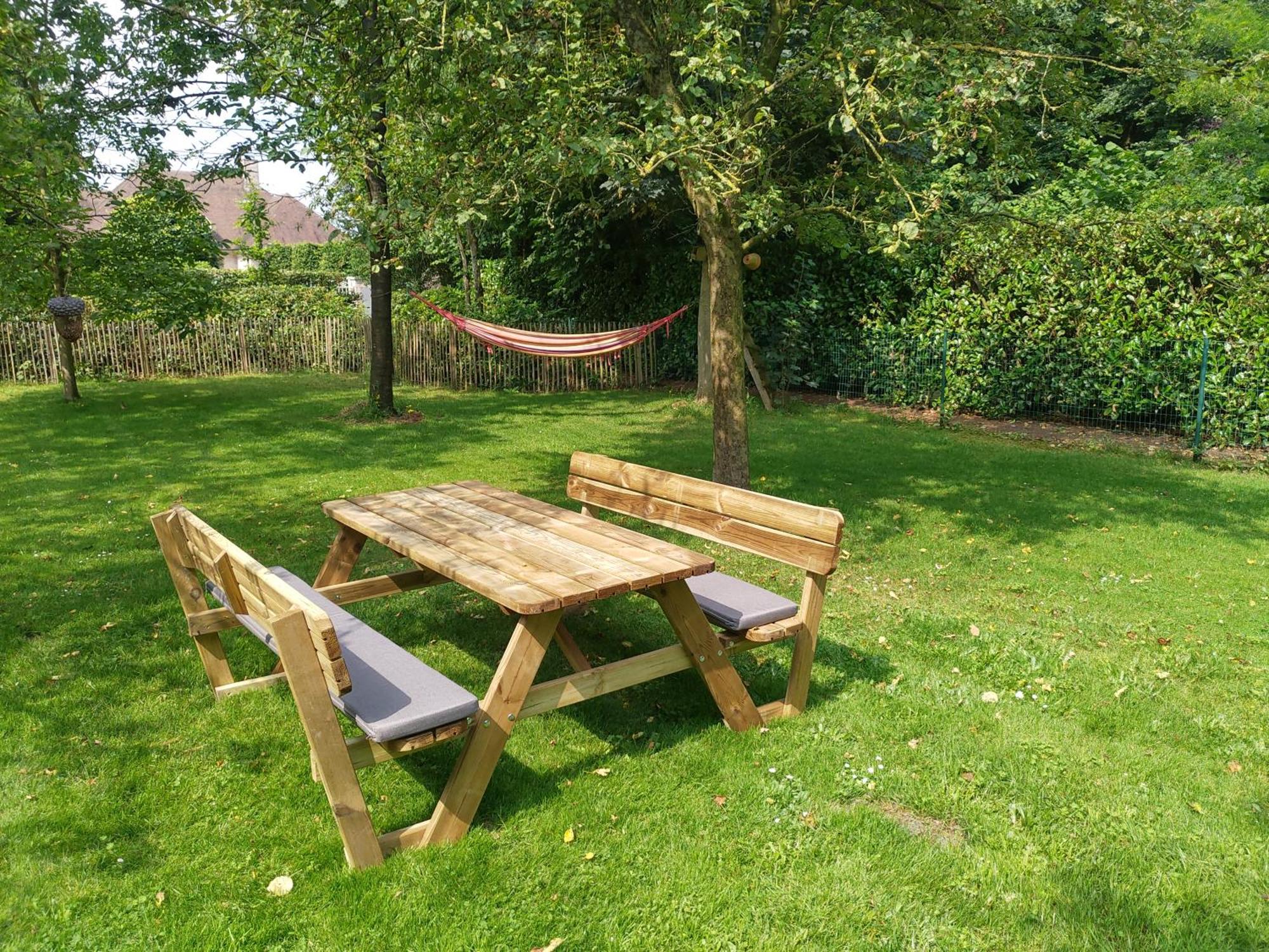The Two Oaks - Private Garden For Guests Hertsberge Exterior foto