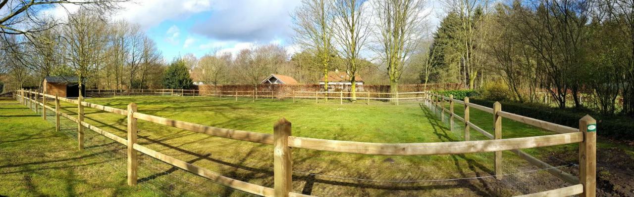 The Two Oaks - Private Garden For Guests Hertsberge Exterior foto